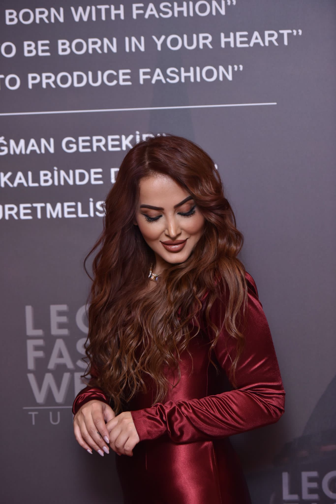 GÖZDE İŞBİLİR: NEVŞEHİR’DEN MODA DÜNYASINA DAMGA VURAN TASARIMCI