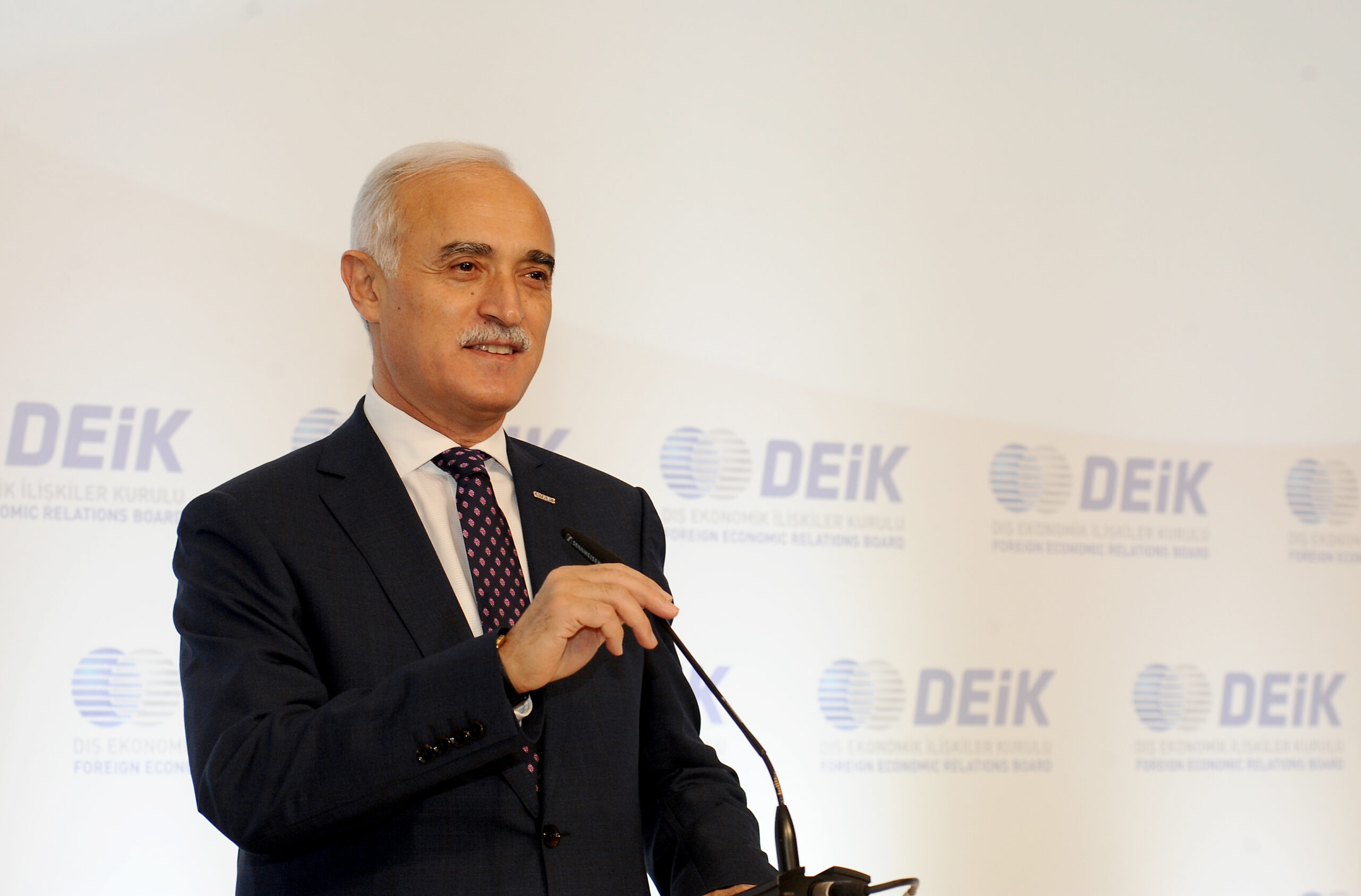 NAİL OLPAK: “BEKLENTİLERİN ÜZERİNDEKİ BÜYÜME SEVİNDİRİCİ. SANAYİDEKİ GELİŞİMİN TÜM ALT SEKTÖRLERE YAYILMASI ÖNEMLİ”