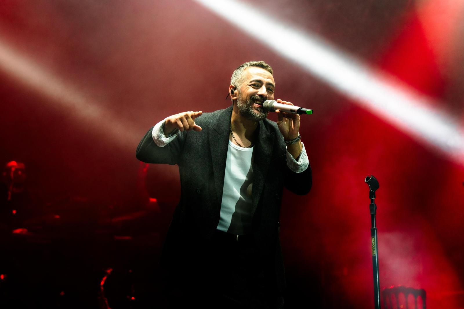 RESUL DİNDAR İSTANBUL’U SALLADI…