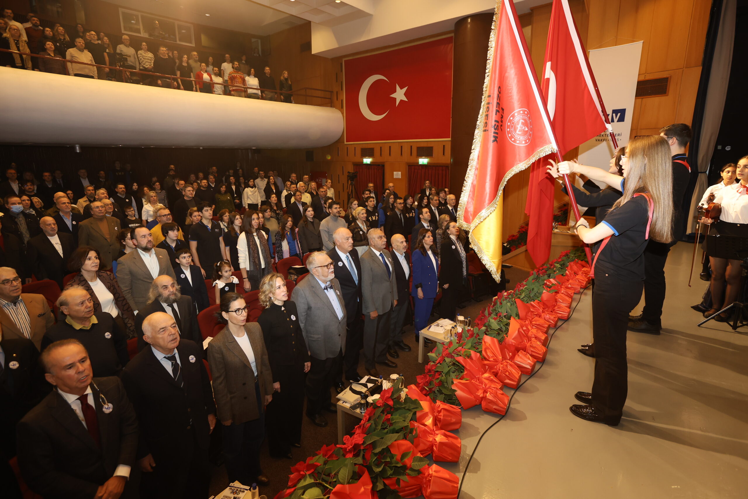 140 YILLIK EĞİTİM ARŞİVİ SERGİYE DÖNÜŞTÜ! FMV IŞIK OKULLARI’NDA KUŞAKLARI BULUŞTURAN BÜYÜK BULUŞMA