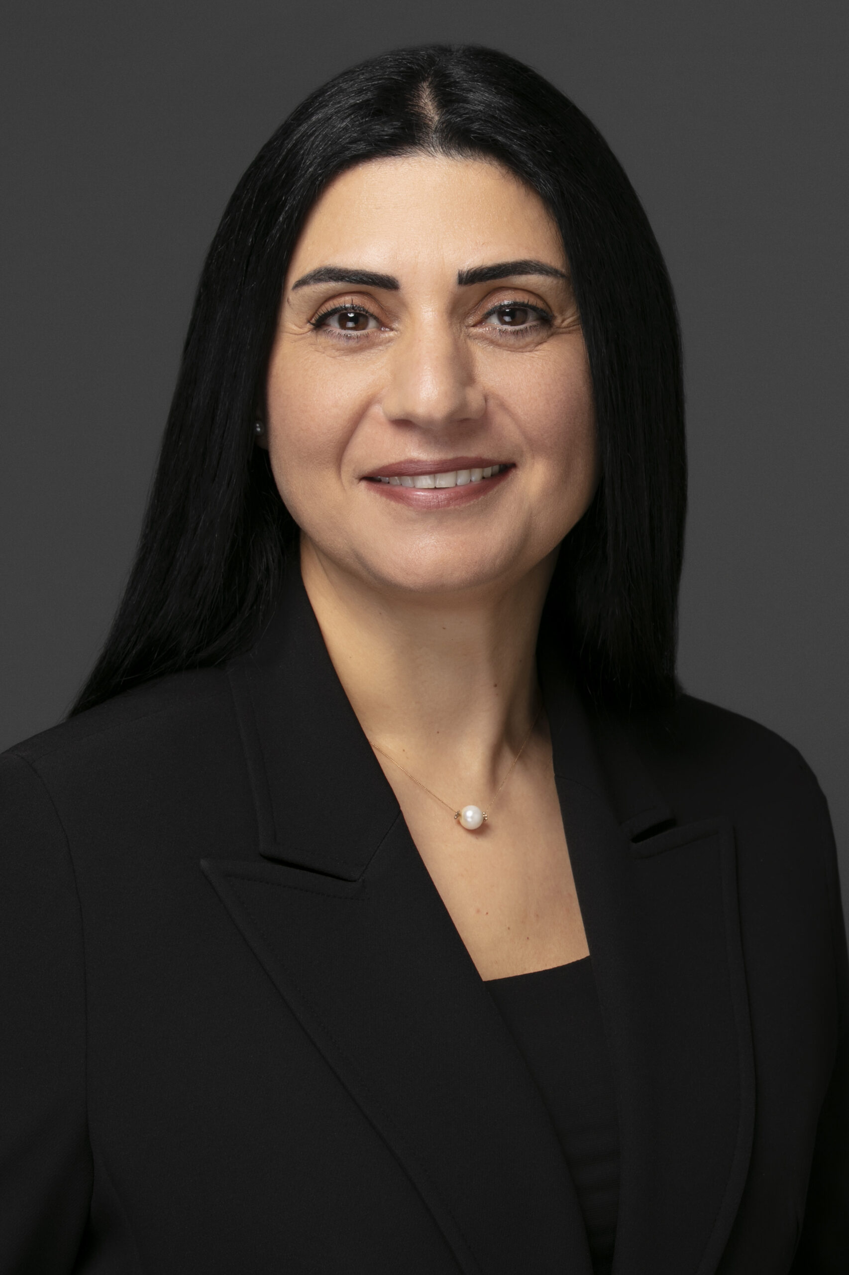 ÇAĞLAR ÇABUK, “HATASIZ LİDER OLMAZ” İLE OKURLARIYLA BULUŞTU: TARİHİN HATALARI GELECEĞİN DERSLERİNE DÖNÜŞÜYOR