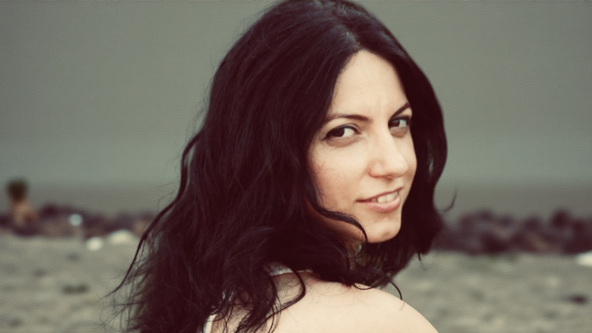 HALE EGE’DEN ROCK ÇIKIŞI: “ADALET” YAYINDA