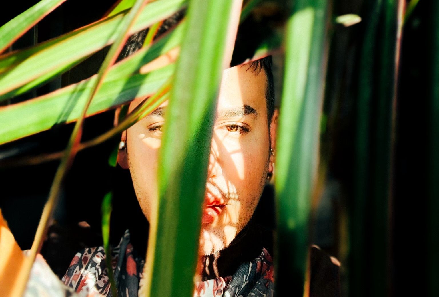 YAŞAR B.’DEN 90’LARA SELAM: “SIRNAŞIK SEVGİLİM”E DUYGUSAL BİR YORUM