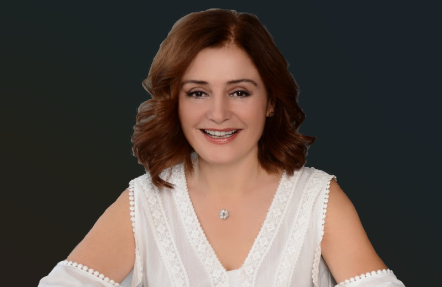 ZİHNİN DERİNLİKLERİNDEN BİLİMİN IŞIĞINA: BUKET ELBEYOĞLU’NUN İLHAM VEREN YOLCULUĞU