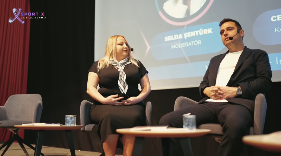 SPİKER MODERATÖR SELDA ŞENTÜRK, KASIMPAŞA SPOR KULÜBÜ CEO’SU CEYHUN KAZANCI’YI SAHNEDE AĞIRLADI!
