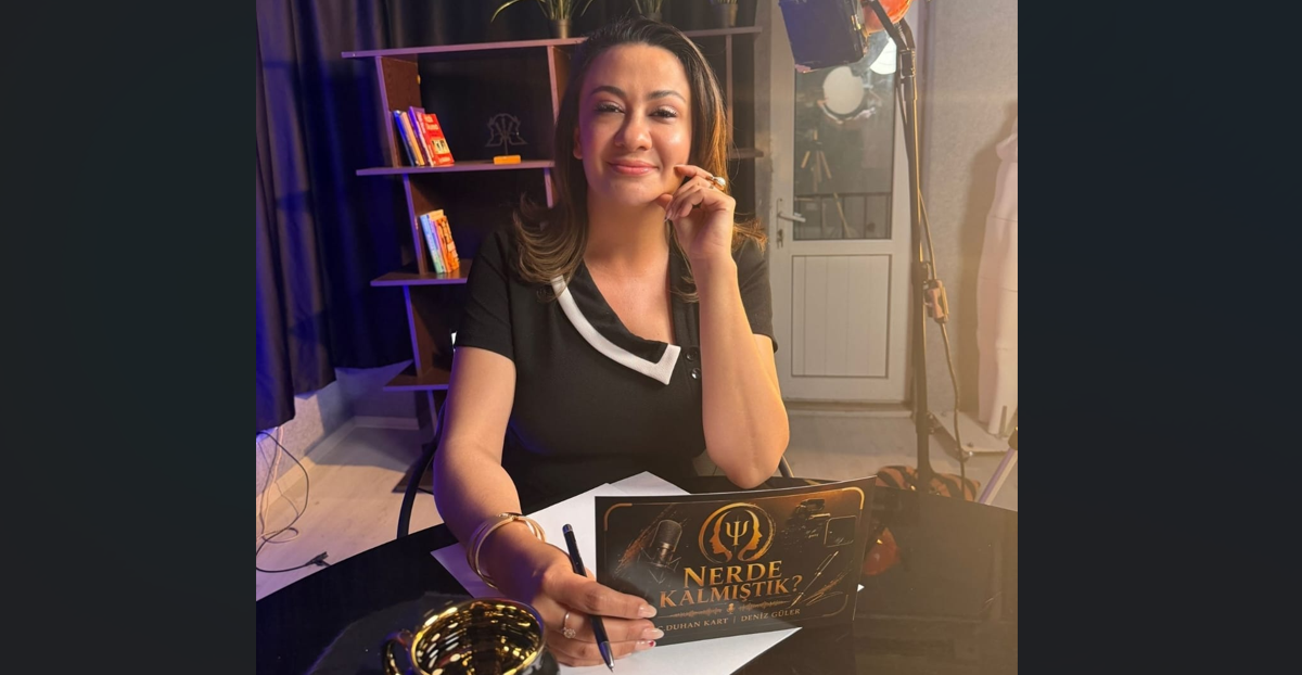 DENİZ GÜLER “NERDE KALMIŞTIK?” PROGRAMINDA İZLEYENLERİ GÜLDÜRDÜ: “SIRF SİYAH ÇORAP YÜZÜNDEN GELEN DANIŞANIM VAR”