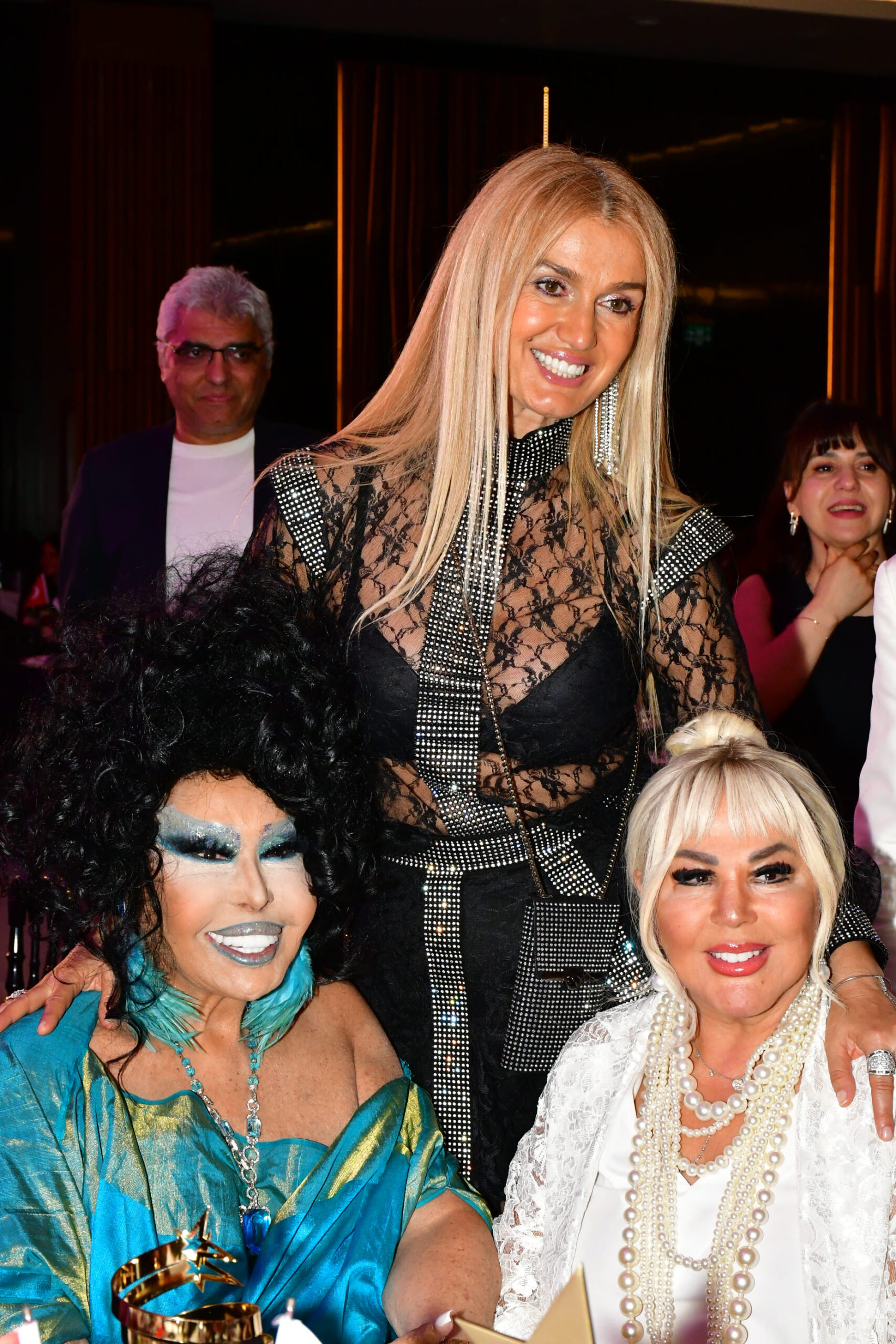 DİVA BÜLENT ERSOY ANKARA’DA GÖZ KAMAŞTIRDI