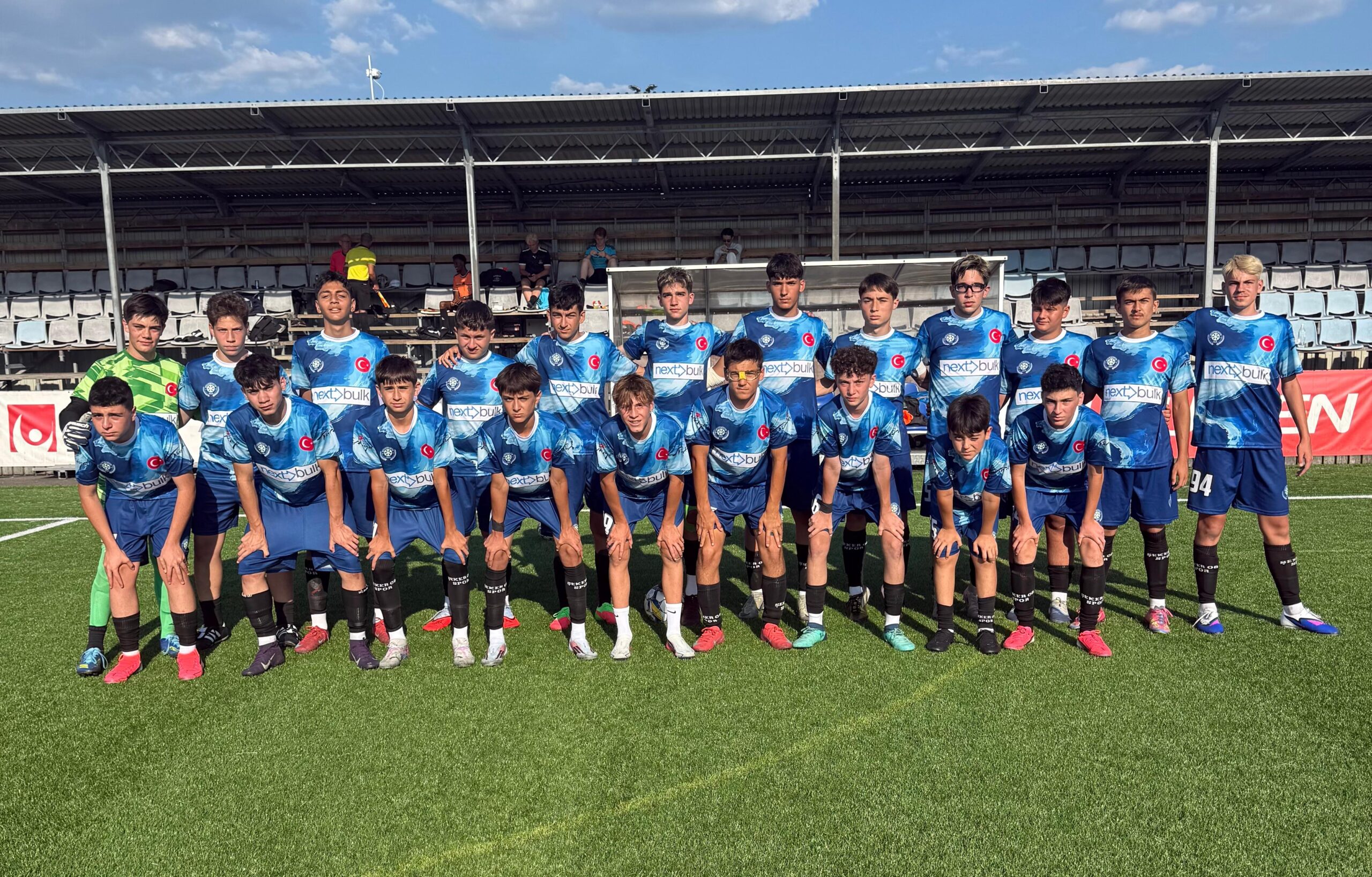 ŞEKER 06 SPOR İSVEÇ’TE TARİH YAZDI: TÜRK FUTBOLUNUN GENÇ YILDIZLARI KUZEYDE FIRTINA GİBİ ESTİ!