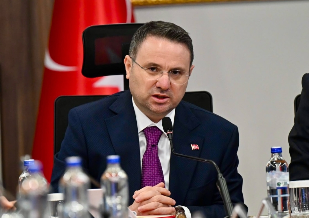 BAKAN GÜRLEK’TEN TERÖRSÜZ TÜRKİYE MESAJI:  “ÖRGÜT TAMAMEN KENDİNİ FESHEDECEK. SİLAHLARI BIRAKACAK, MAĞARALARI BOŞALTACAK”