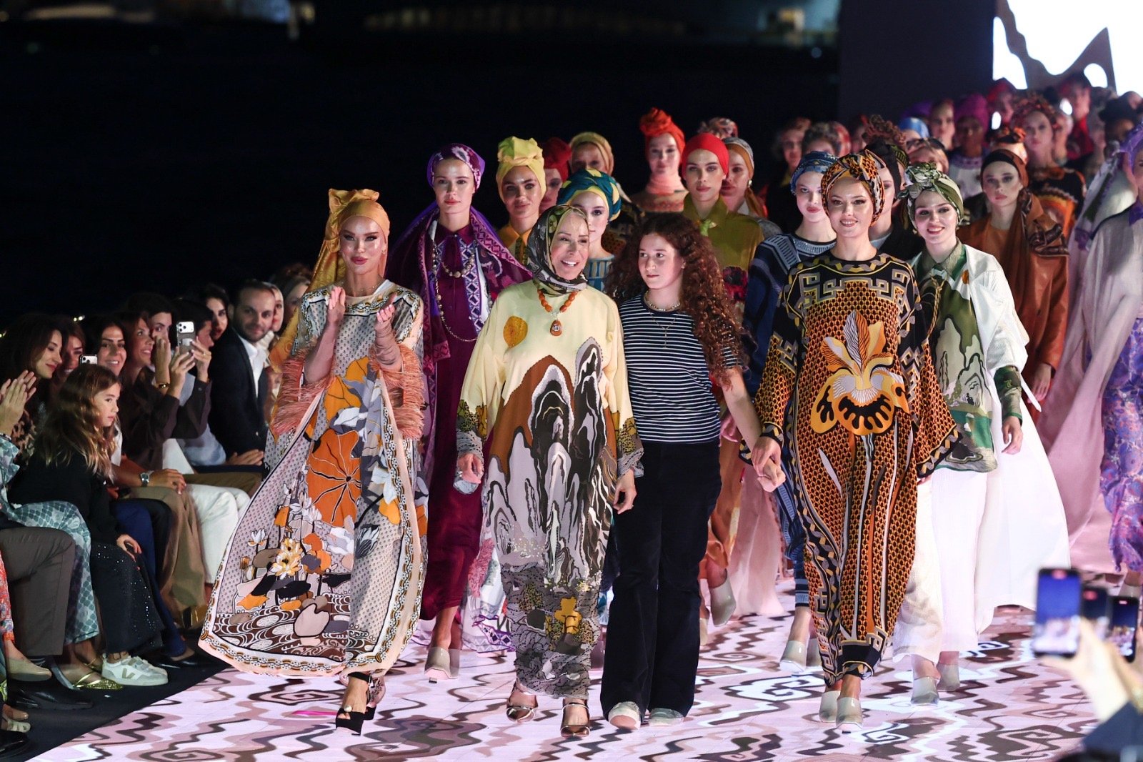 İMANNOOR MODA RESİTALİ İSTANBUL’U SALLADI
