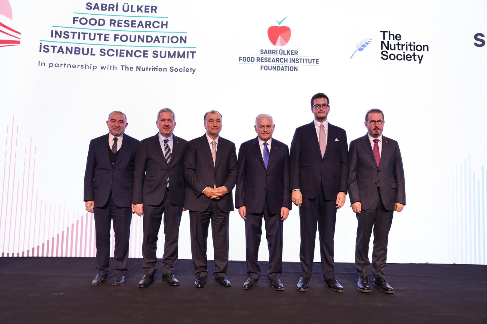 SABRİ ÜLKER GIDA ARAŞTIRMALARI ENSTİTÜSÜ VAKFI, SAĞLIKLI NESİLLER İÇİN BİLİMSEL İŞ BİRLİKLERİNE ÖNCÜLÜK EDİYOR