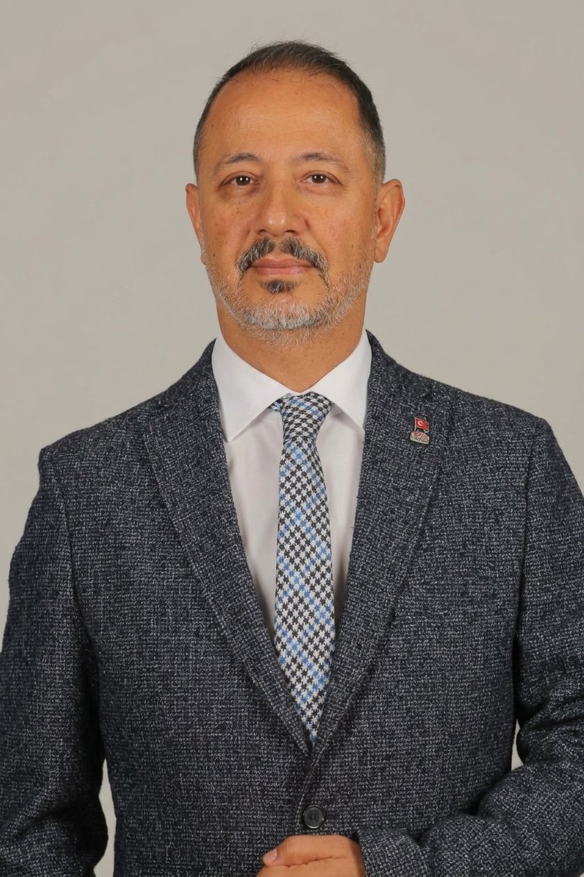 İŞ DÜNYASINDAN SİYASETE UZANAN BİR YOLCULUK: CENGİZ TÜRK